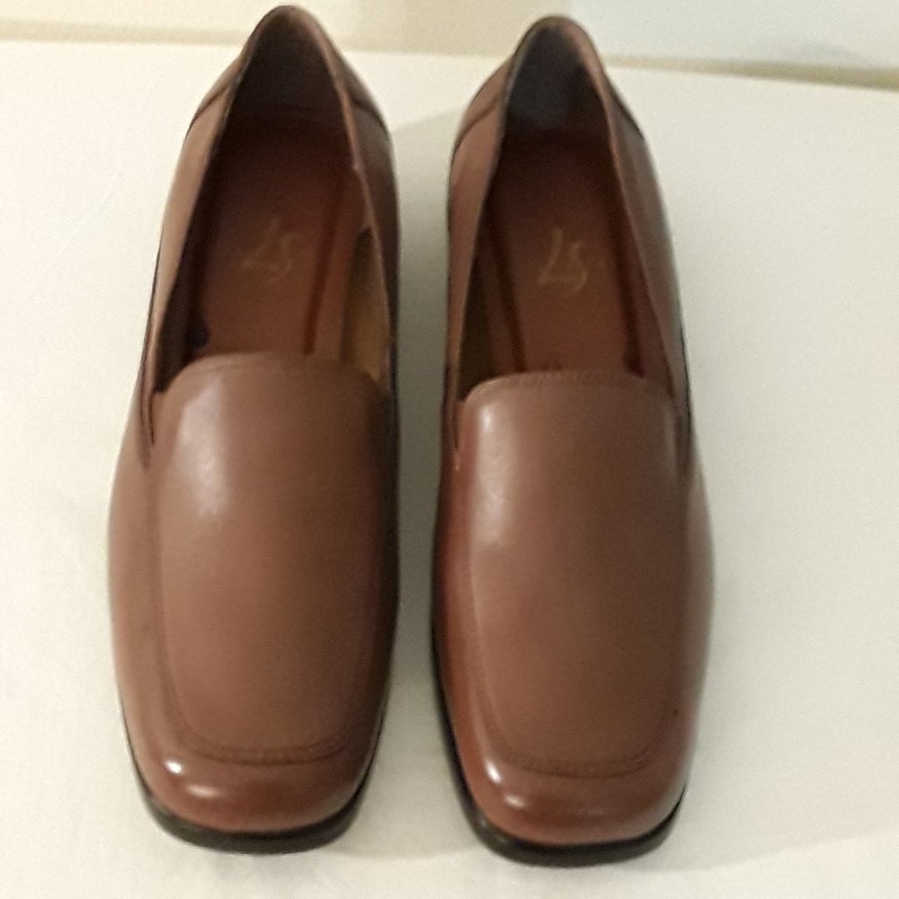 WOMEN'S LIFE STRIDE SHOES 9.W